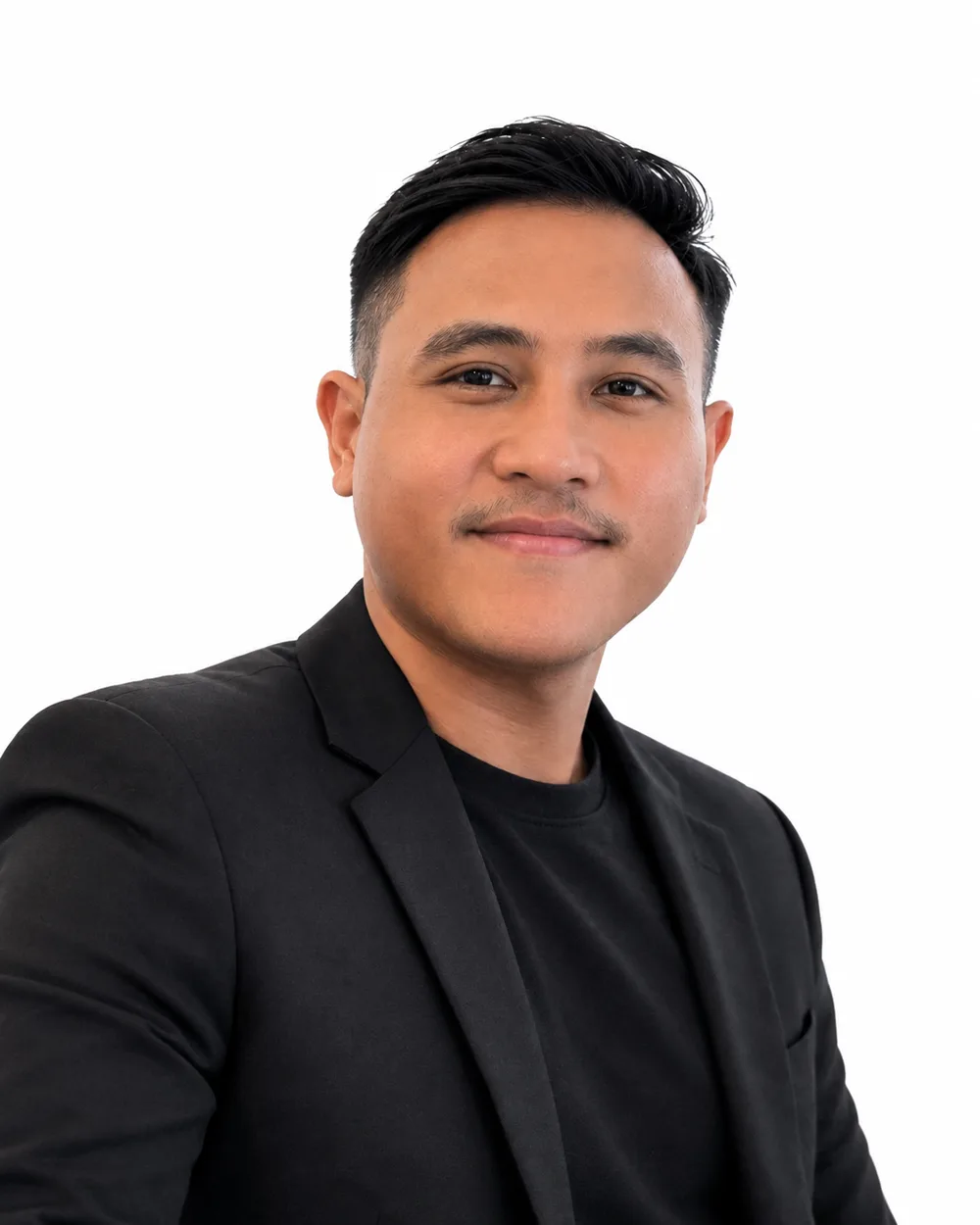 Azri, sales exec, yang bina dan guna sistem ni untuk content sendiri